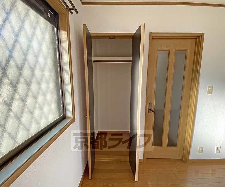 収納　奥行きのあるクローゼットです。