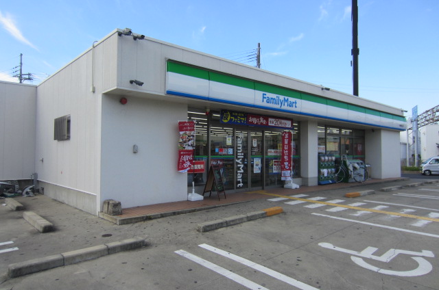 コンビニ　ファミリーマート 小浦貝塚石才店（コンビニ）まで357m