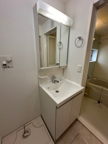 洗面設備　※参考写真※洗髪洗面化粧台で忙しい朝にも寝癖の付いた頭にも優