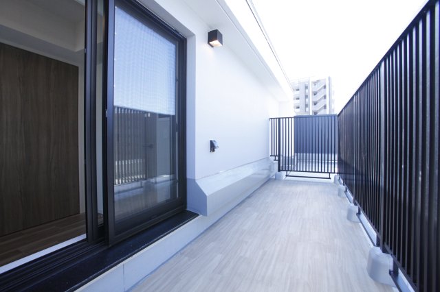 バルコニー　バルコニー