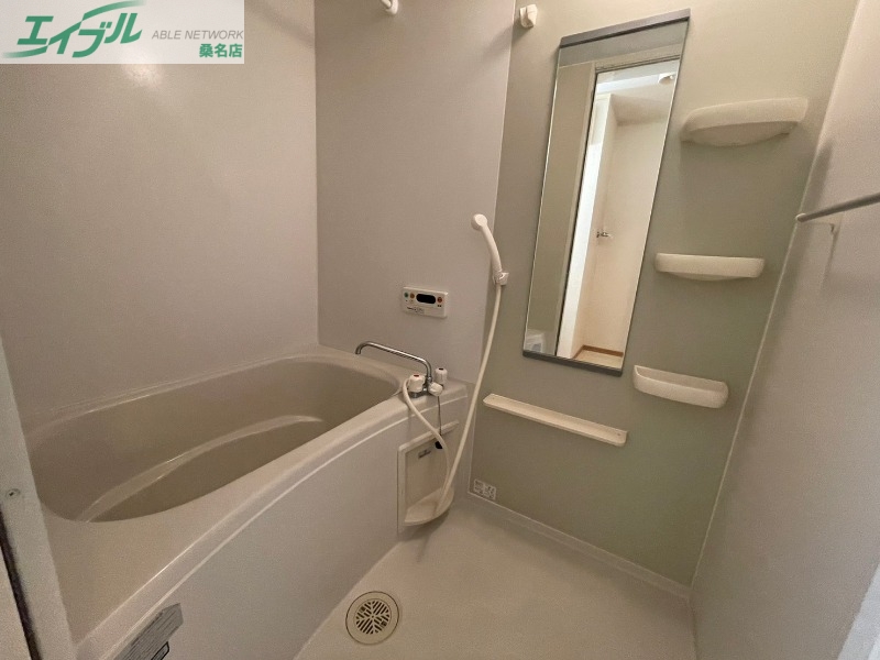 バス・シャワールーム　同型反転参考写真