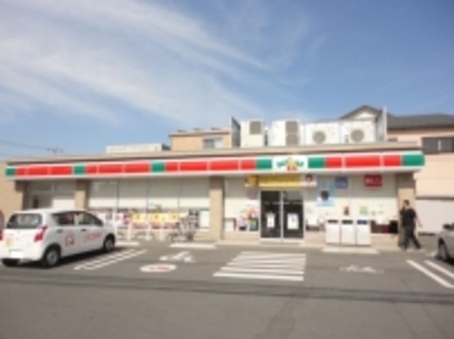 コンビニ　サンクス茅ヶ崎小和田三丁目店（コンビニ）まで561m