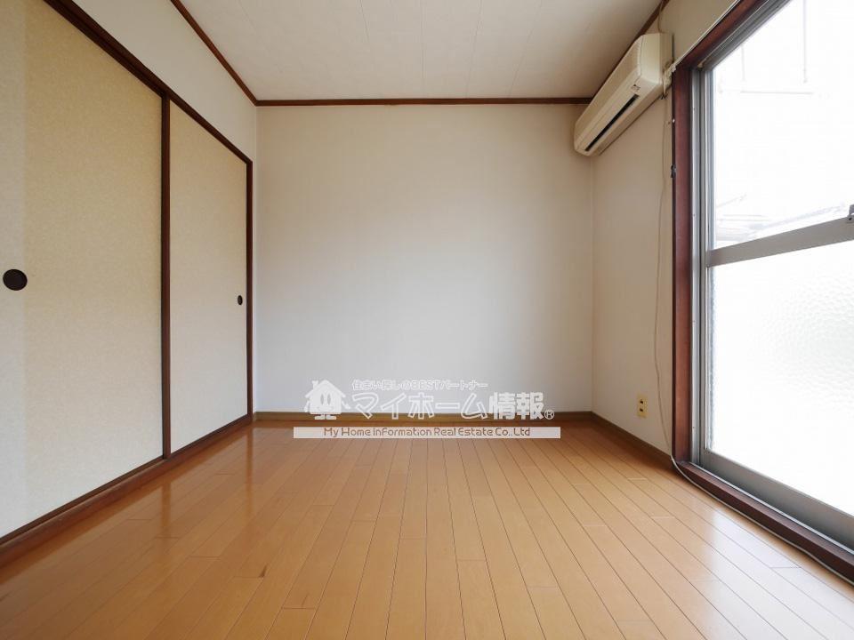 その他部屋・スペース　木目調のフロアが落ち着いた雰囲気を生み出します♪