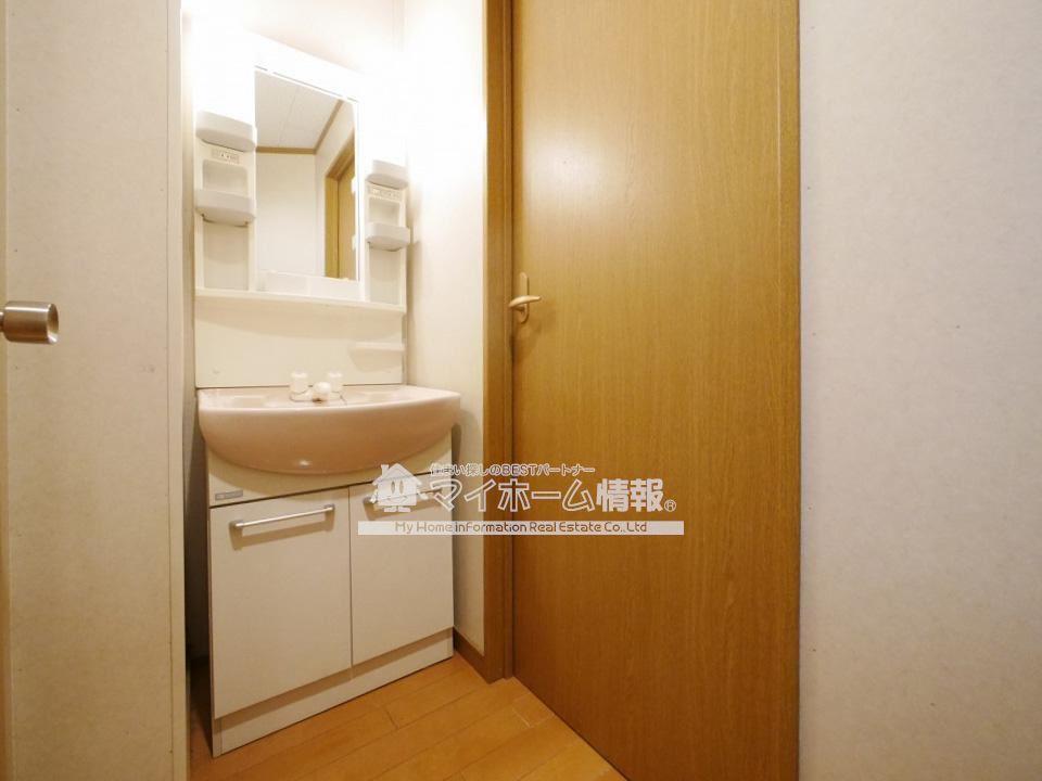 洗面設備　清潔感あふれる洗面脱衣室！！