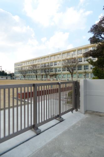 小学校　名古屋市立東山小学校（小学校）まで900m