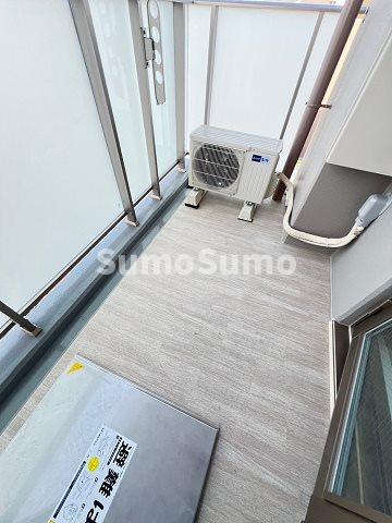 バルコニー　暖かな日差しのふりそそぐバルコニー