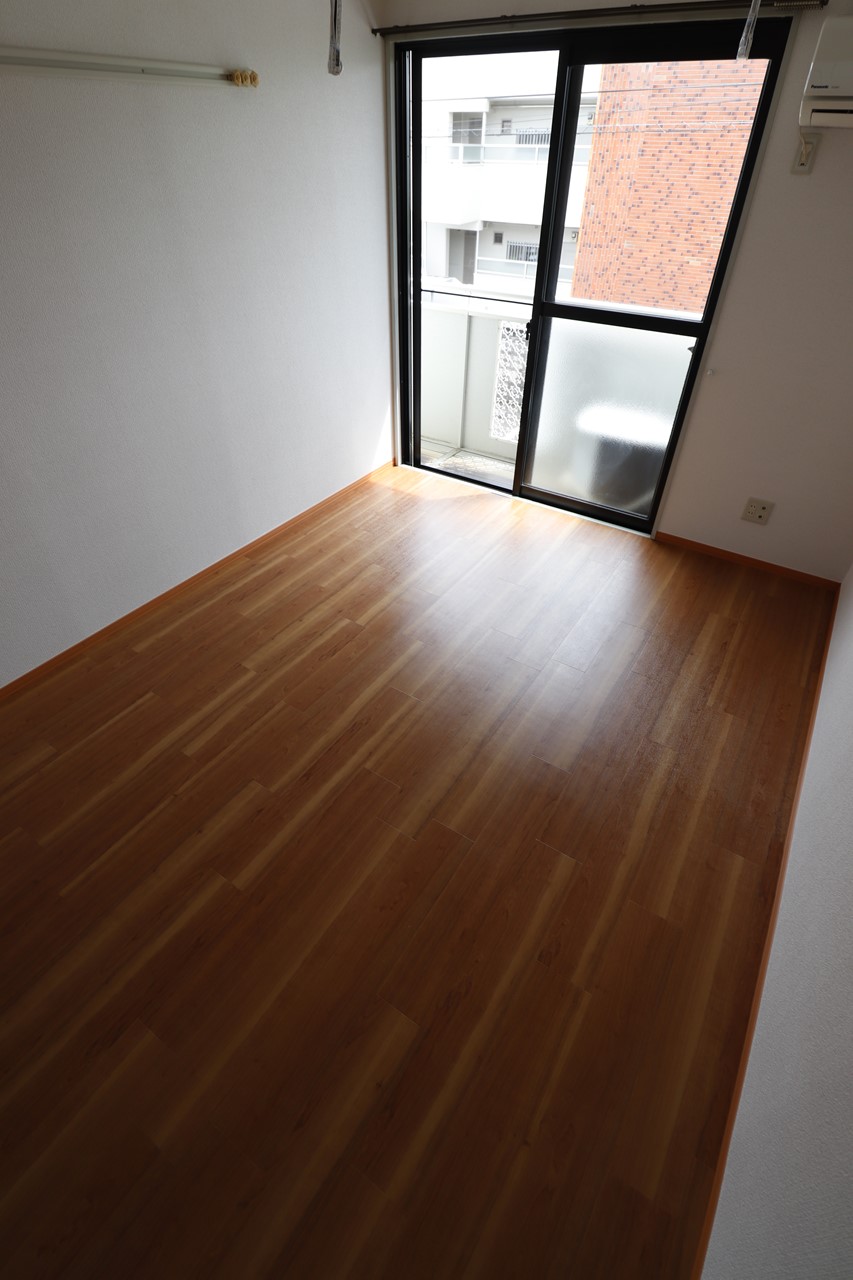 居室・リビング　※同物件、別部屋の写真です。