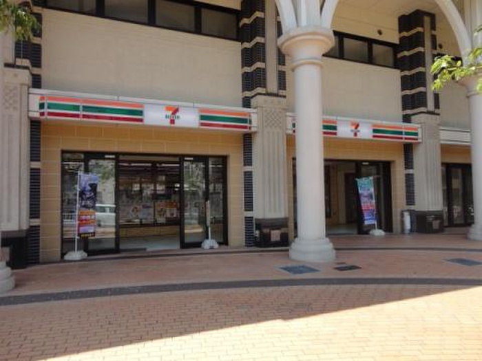 コンビニ　セブンイレブン（コンビニ）まで450m