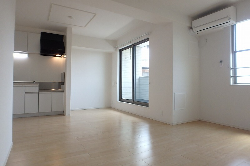 居室・リビング　同物件別号室参照