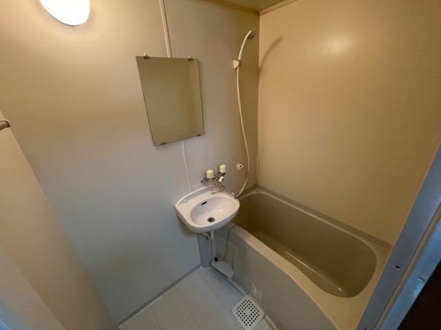 バス・シャワールーム　バス