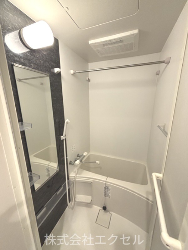 バス・シャワールーム　浴室乾燥付きです。
