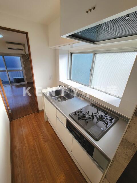 キッチン　コンパクトなキッチンで掃除もラクラク