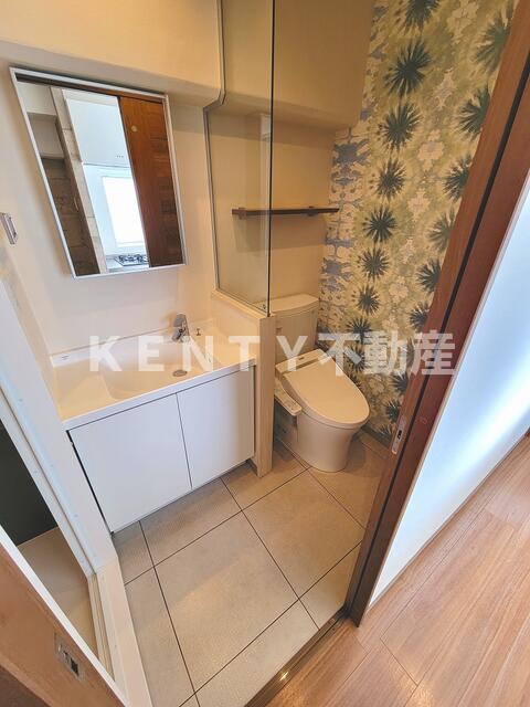 洗面設備　スペースが確保できる洗面所です