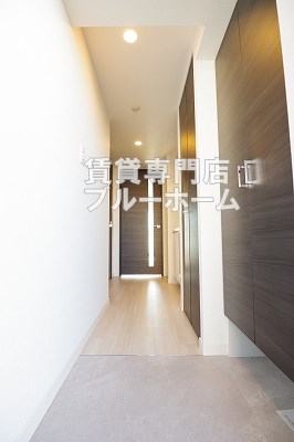玄関　広々とした玄関です！