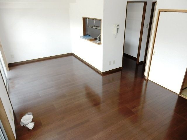 居室・リビング　※同建物同タイプ間取り参考写真　現況優先