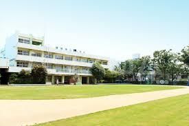 小学校　板橋区立蓮根第二小学校（小学校）まで1079m