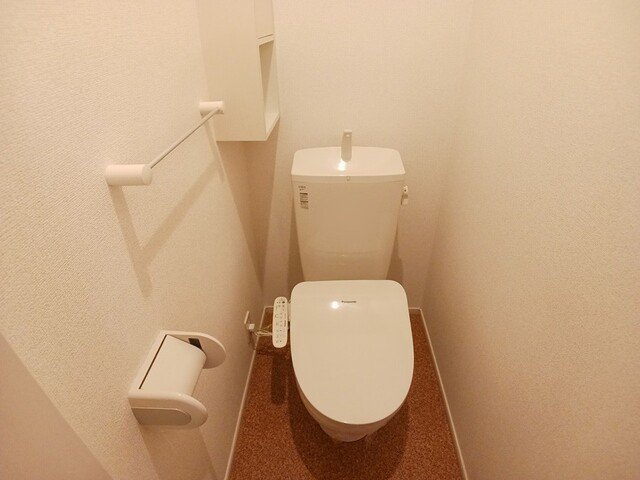 トイレ　清潔感のあるトイレです