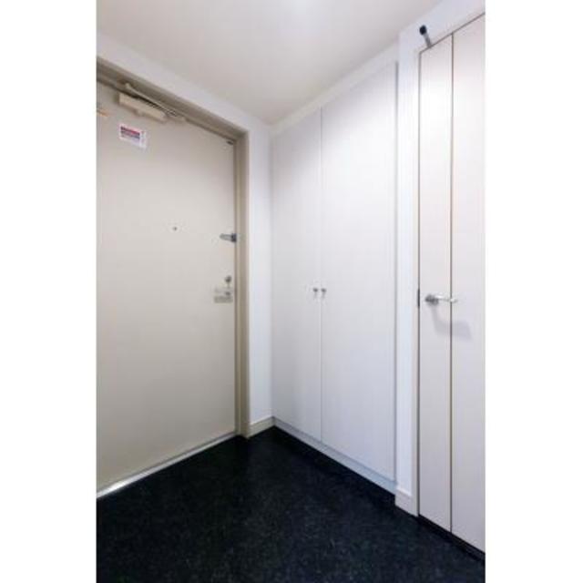 玄関　※写真は同タイプ住戸です。