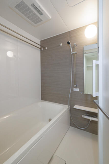 バス・シャワールーム　※写真は同タイプ住戸です。