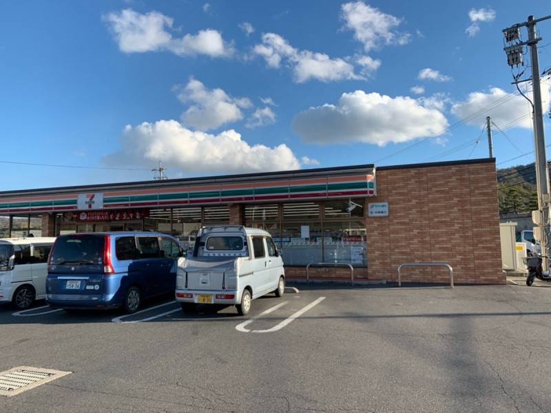 コンビニ　セブンイレブン　浅口六条院中店（コンビニ）まで163m