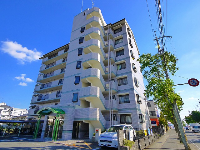 建物外観　落ち着いた雰囲気の外観です