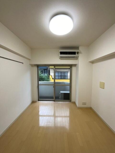 居室・リビング　?