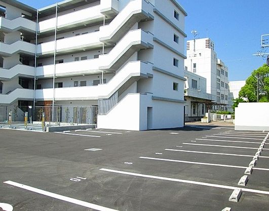 駐車場　ネット無料。駐車場です