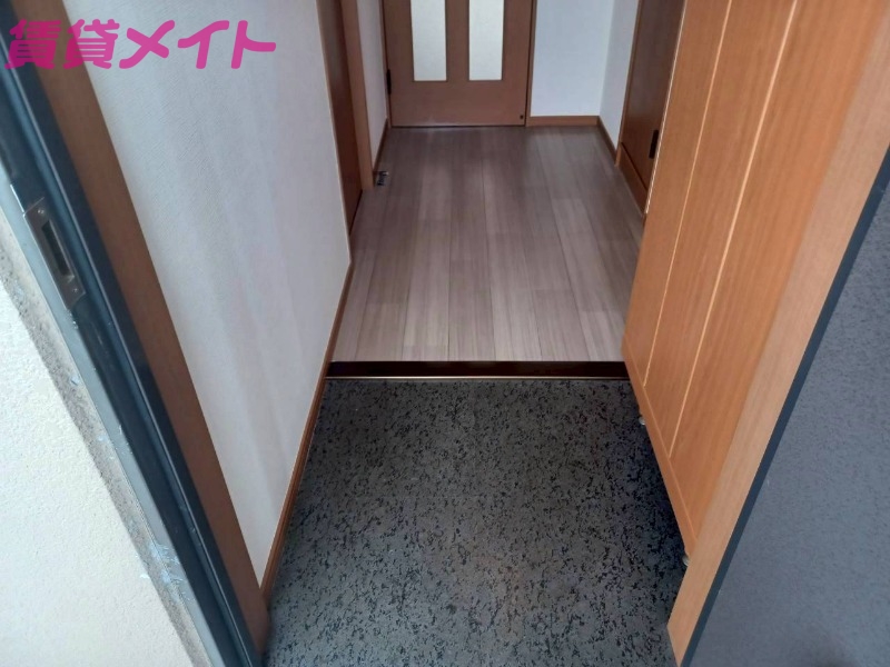 玄関　同型参考写真