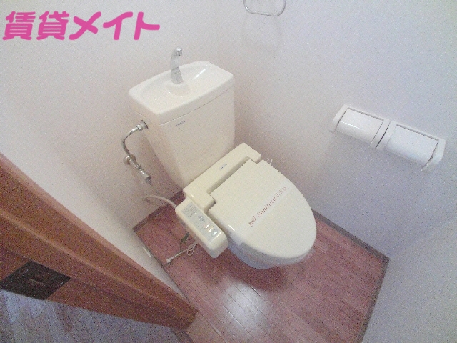 トイレ　同型参考写真
