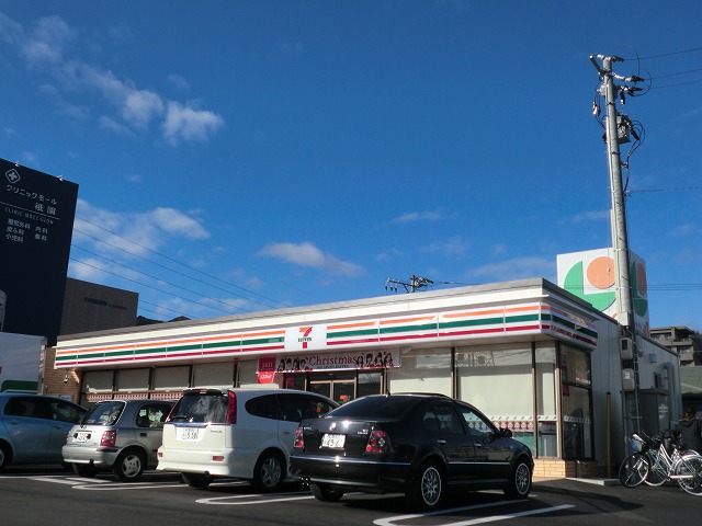 コンビニ　セブンイレブン（コンビニ）まで28m
