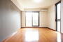 居室・リビング　２面採光なので、明るく風通しのよいお部屋です♪