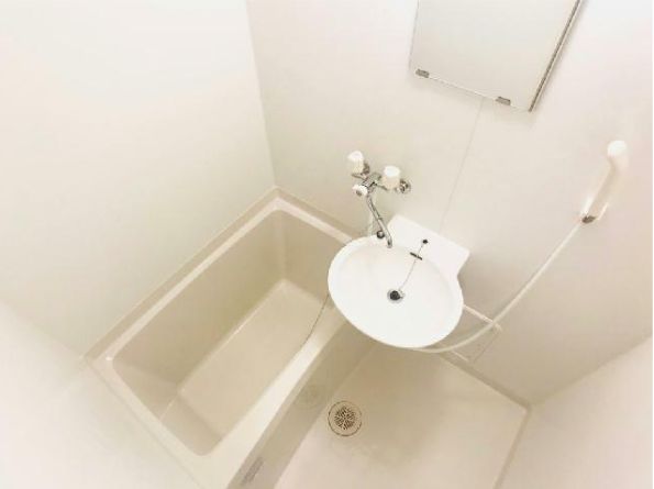 レオパレスルフナの風呂写真