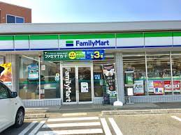 コンビニ　ファミリーマート 明石東二見店（コンビニ）まで819m