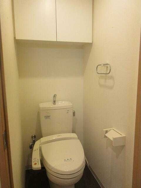 ヴォーガコルテ世田谷代田のトイレ写真