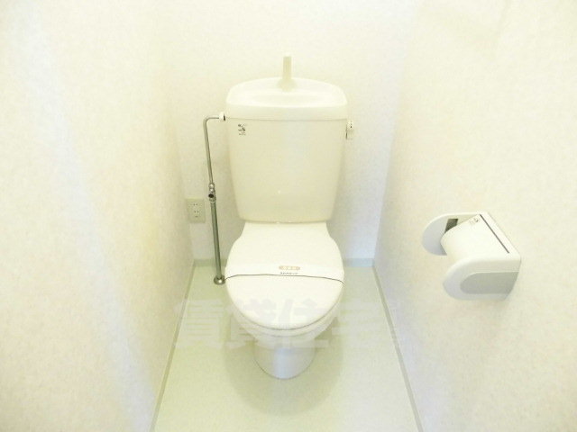 ＪＲ阪和線 上野芝駅 徒歩17分 3階建 築27年のトイレ写真