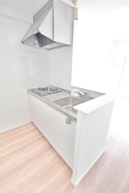 キッチン　同物件別部屋のお写真です。現況優先です。