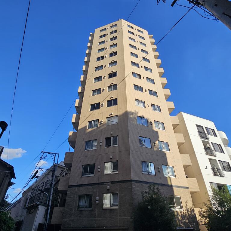 建物外観　元麻布の空に映える、存在感ある上質レジデンス