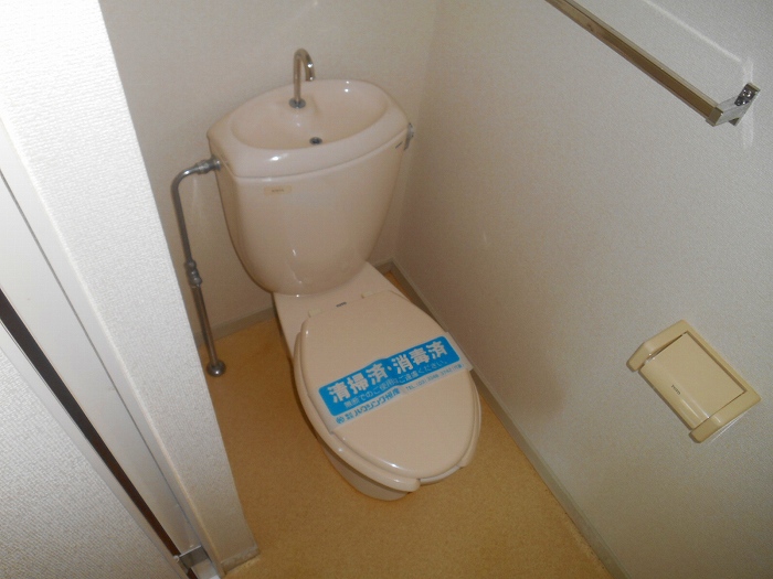 ＪＲ中央線 国立駅 徒歩15分 2階建 築36年のトイレ写真