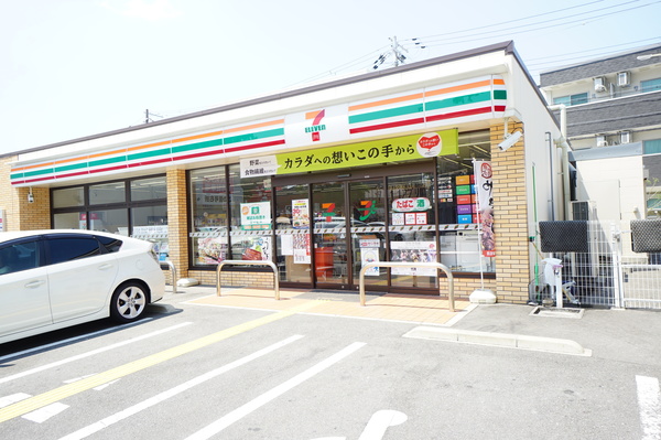 コンビニ　セブンイレブン吹田泉町２丁目店（コンビニ）まで391m