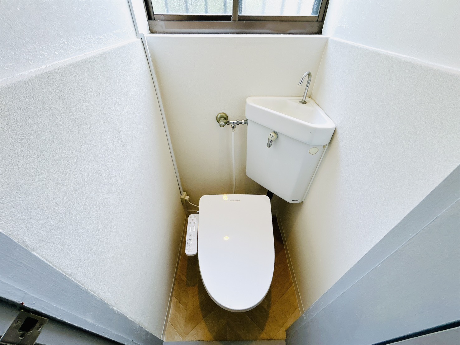 ＪＲ紀勢本線 紀和駅 徒歩10分 2階建 築44年のトイレ写真