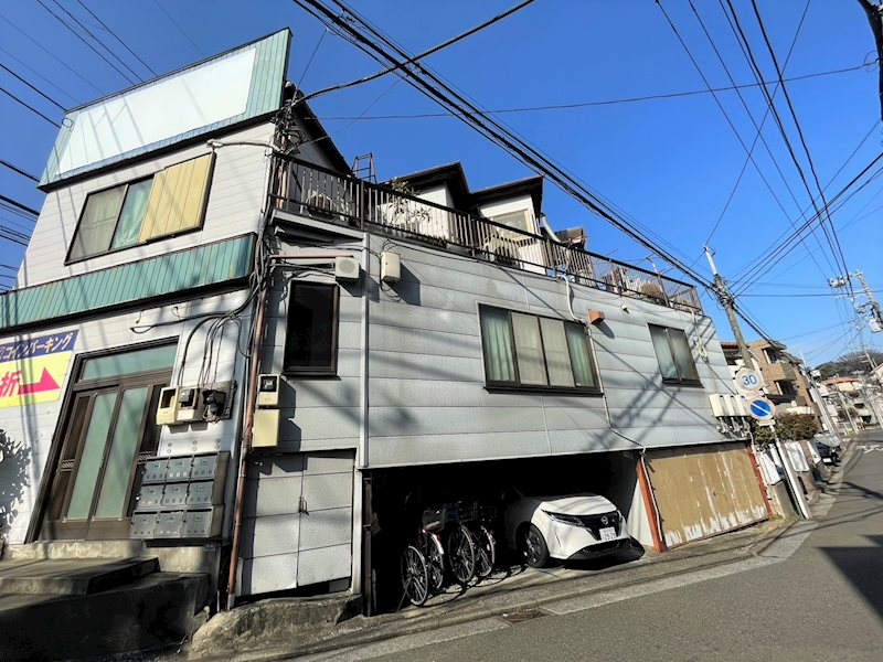 【横浜市港北区箕輪町のアパートの建物外観】