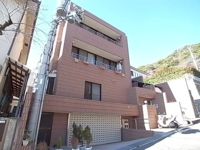 神戸市灘区箕岡通のマンションの建物外観