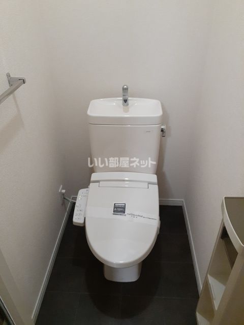 【蒲郡市金平町のアパートのトイレ】