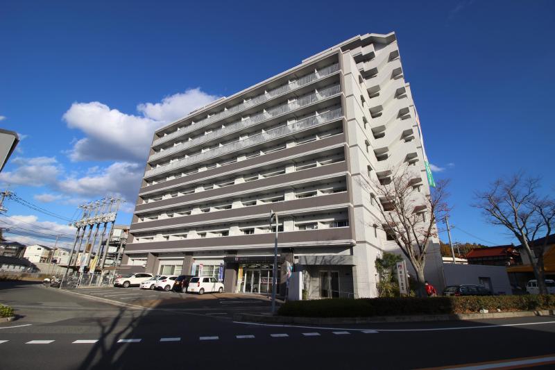 東広島市西条下見のマンションの建物外観