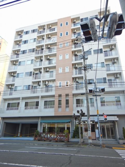 徳島市秋田町のマンションの建物外観