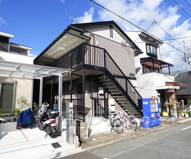 京都市北区紫竹下本町のアパートの建物外観