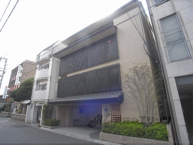 京都市下京区天神町のマンションの建物外観