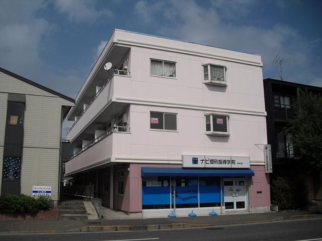 羽村市富士見平のマンションの建物外観