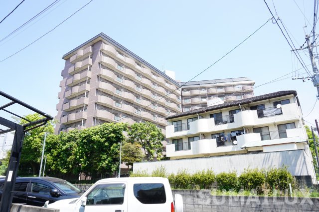 熊本市中央区小沢町のマンションの建物外観