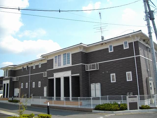 栃木市岩舟町静のアパートの建物外観